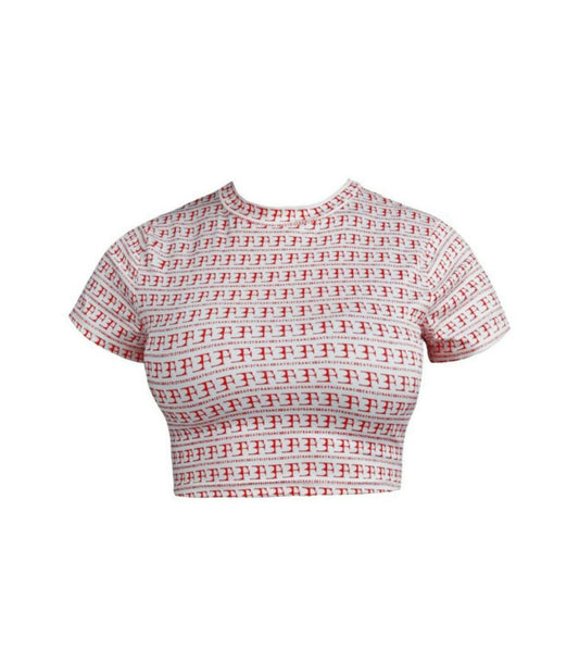 Top cropped e saia rosa com logótipo